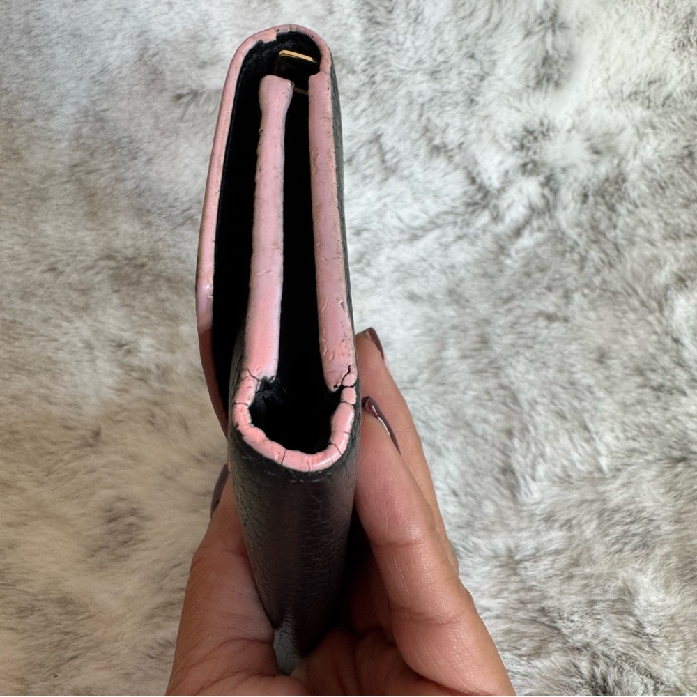 Louis Vuitton Capucines Compact Wallet - Black with Ballerina Pink Edging P0303 - Picture 17 of 17